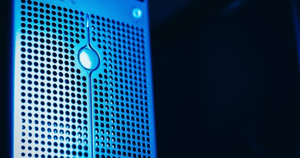 Server rack in un data center — sovranità digitale e dipendenza da fornitori esteri